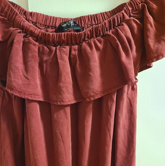 Off the Shoulder Red Sun Dress - Picture 3 of 4